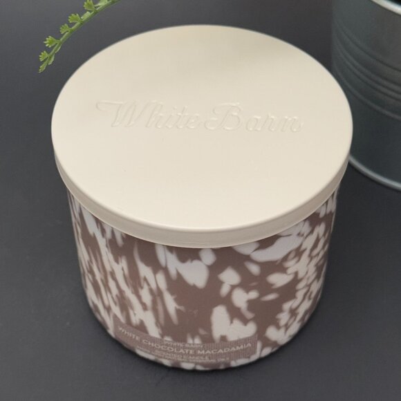 BBW White Chocolate Macadamia White Barn Bath & Body Works 3 Wick Candle - Picture 4 of 10